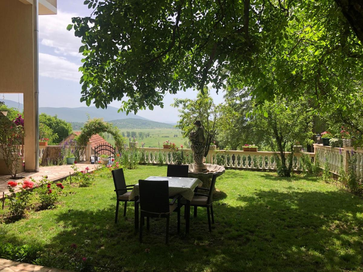 Apartman Ana Vrlika Екстер'єр фото