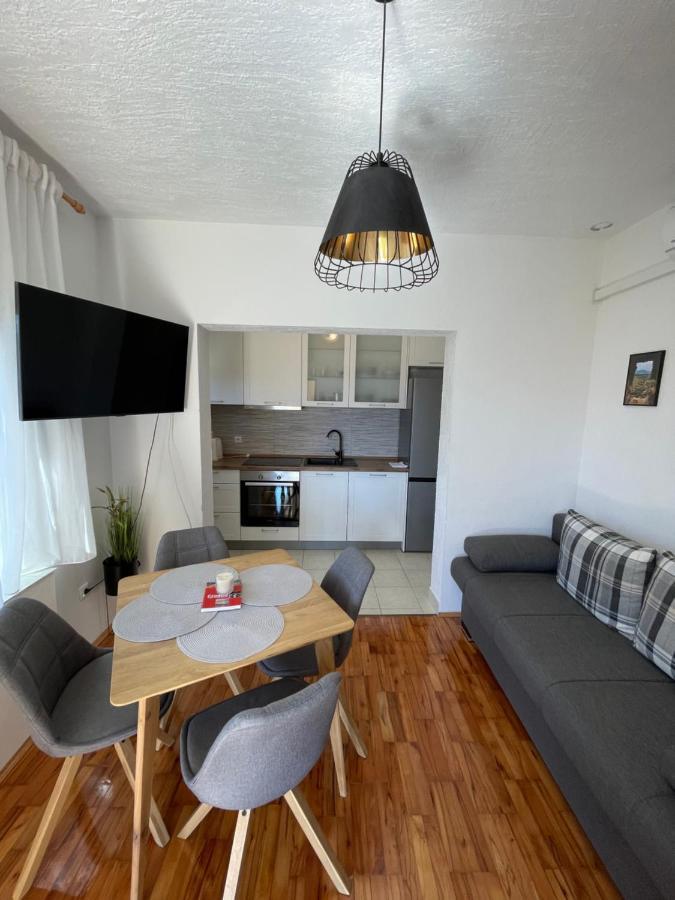 Apartman Ana Vrlika Екстер'єр фото