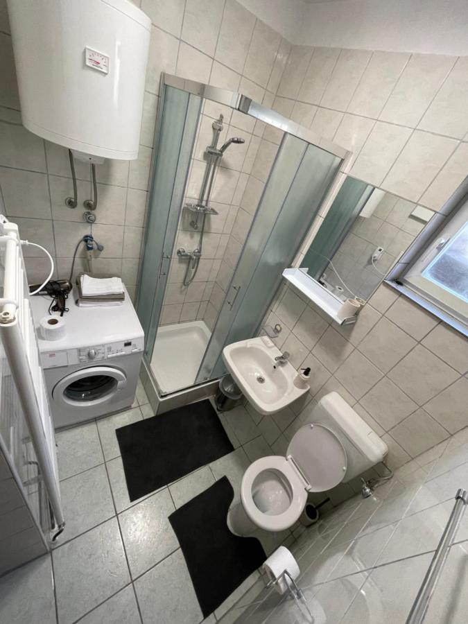 Apartman Ana Vrlika Екстер'єр фото